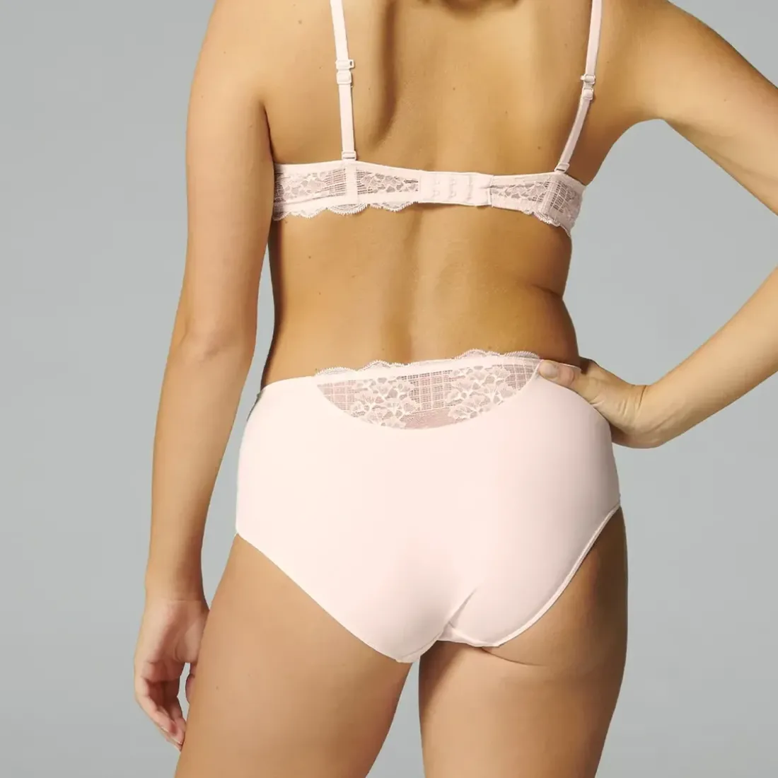 Soutien-gorge corbeille