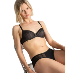 Soutien-gorge corbeille à armatures détail en résille - Noir