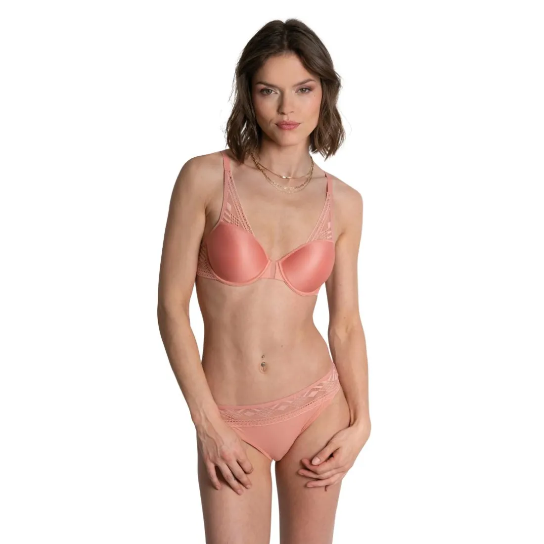 Soutien-gorge corbeille à armatures rose