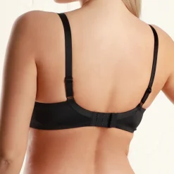 Soutien-gorge emboitant avec armatures Penelope noir dentelle