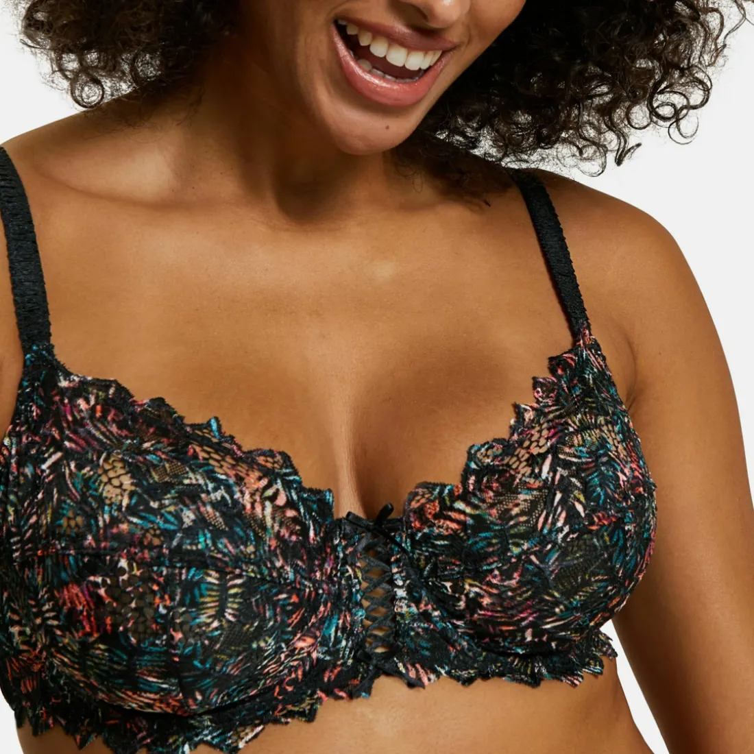 Soutien-gorge emboitant avec armatures - Noir