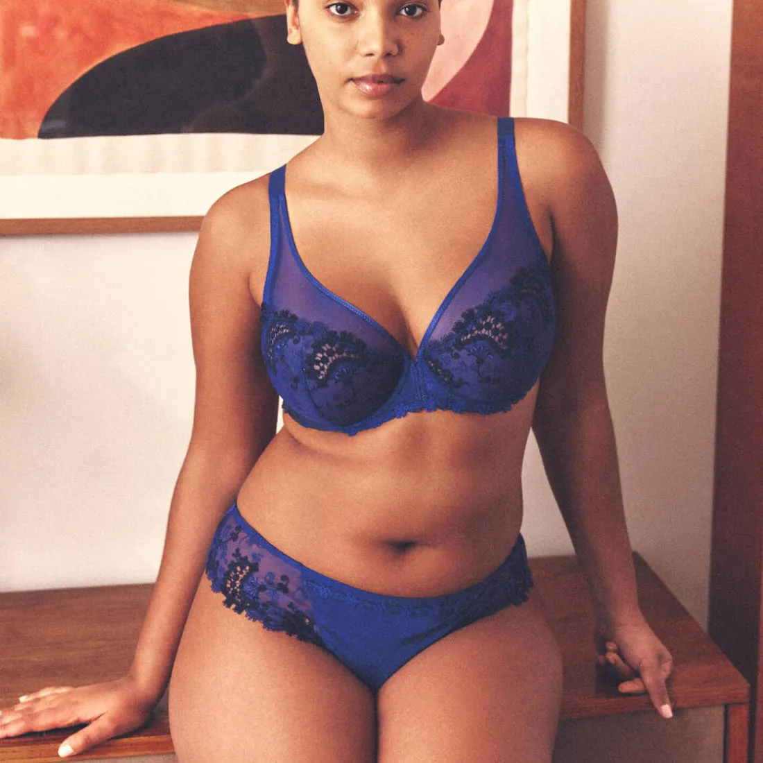 Soutien-gorge emboitant décolleté plongeant bleu