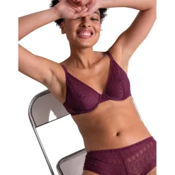 Soutien-gorge emboîtant à armatures violet