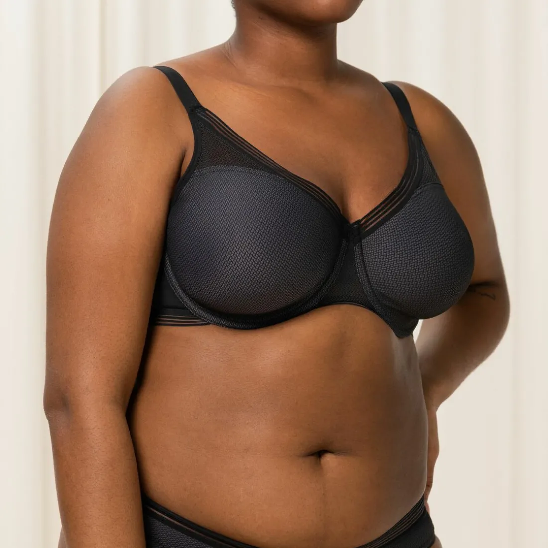 Soutien-gorge minimizer armatures noir Infinite Sensation W01