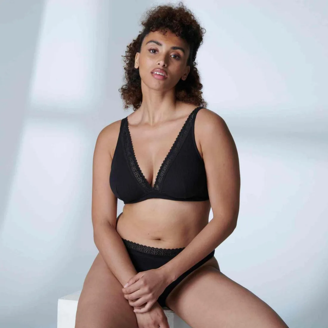 Soutien-gorge plongeant armatures - Noir en coton