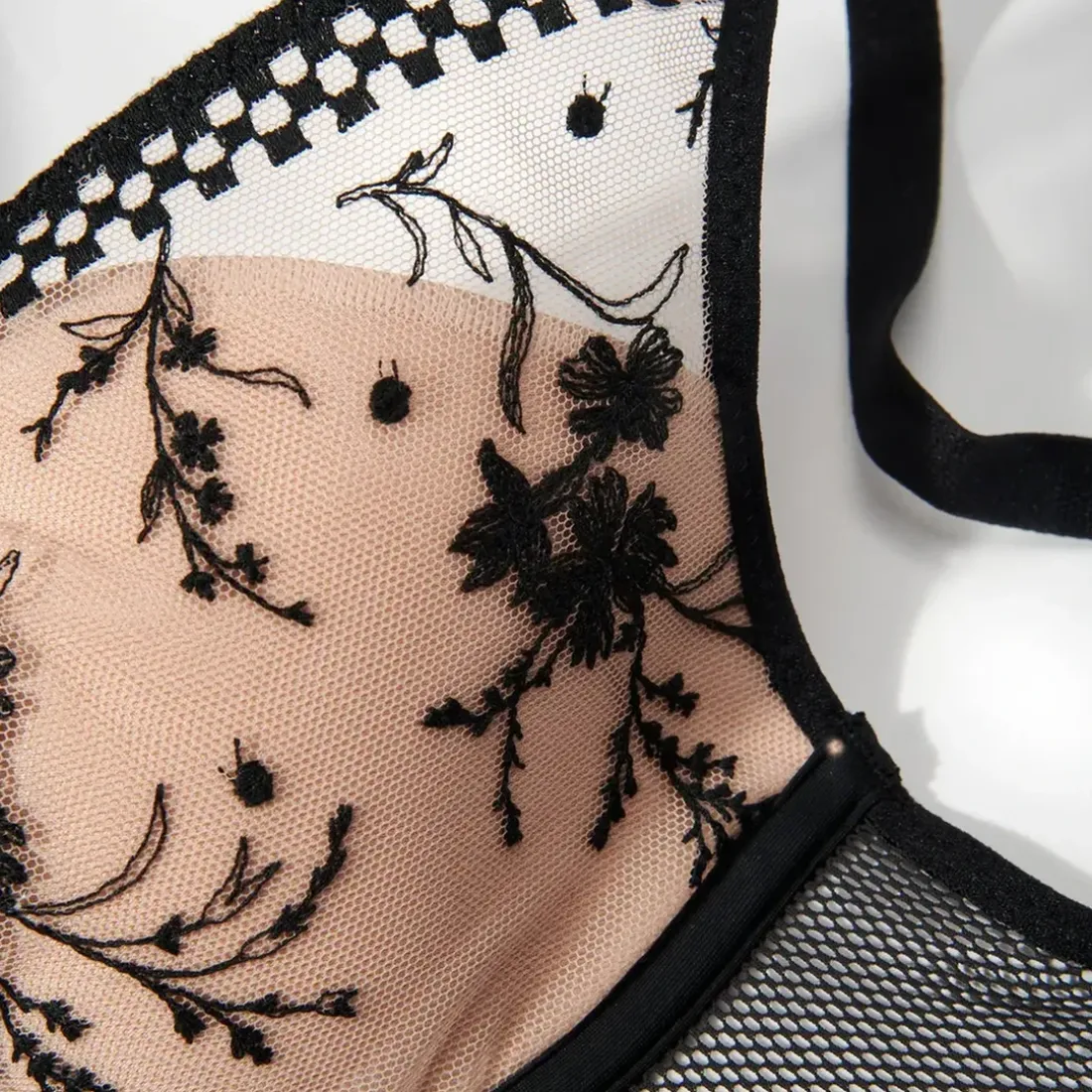 Soutien-gorge plongeant avec coques - Noir/ Beige doré