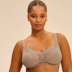 Soutien-gorge sans-armatures structuré