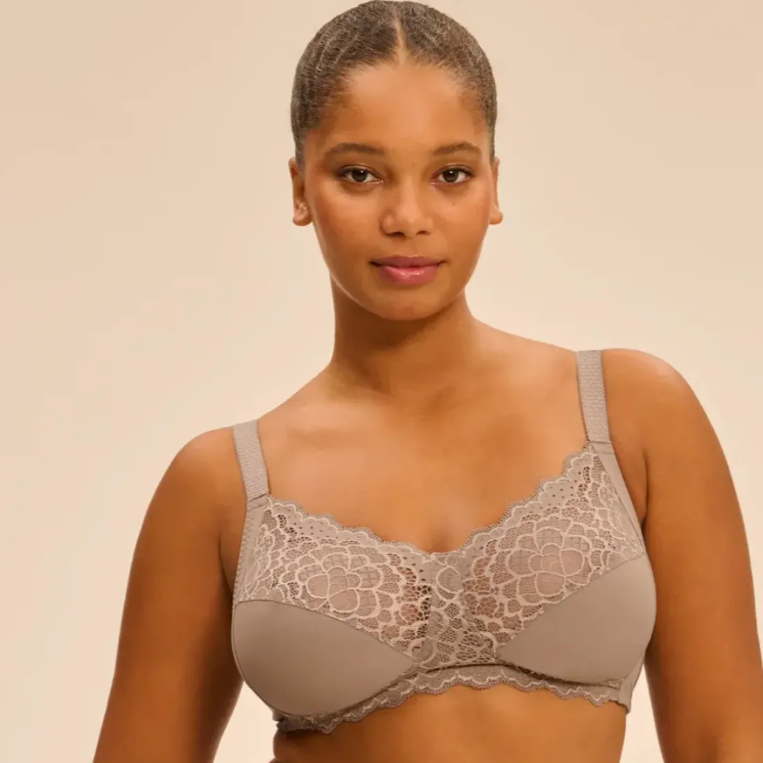 Soutien-gorge sans-armatures structuré