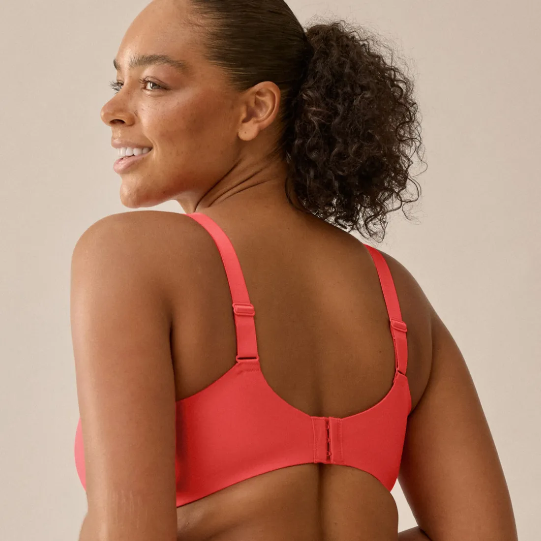 Soutien-gorge souple avec effet lissant latéral - Rouge Cayenne