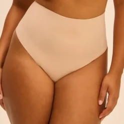 String gainant taille haute