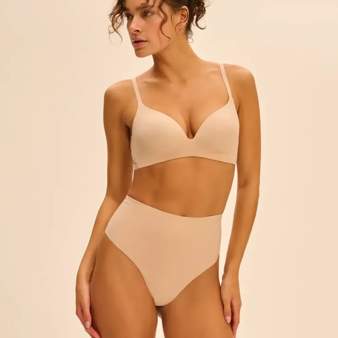 String gainant taille haute