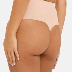 String sculptant sans coutures - Nude