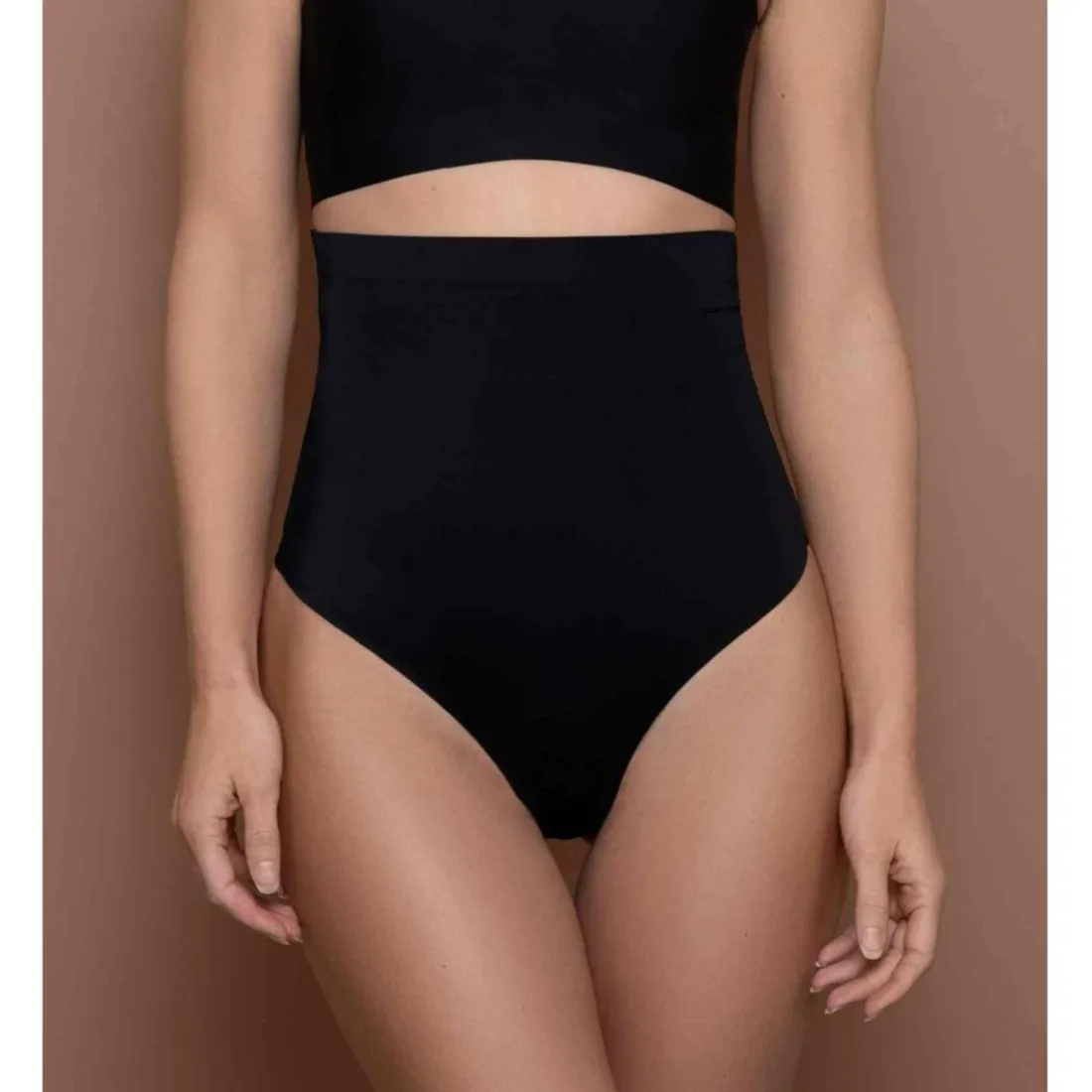 String taille haute invisible Noir Bye Bra