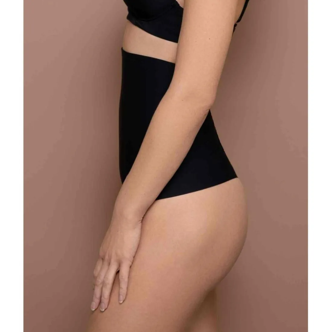String taille haute sculptant - Noir Bye Bra