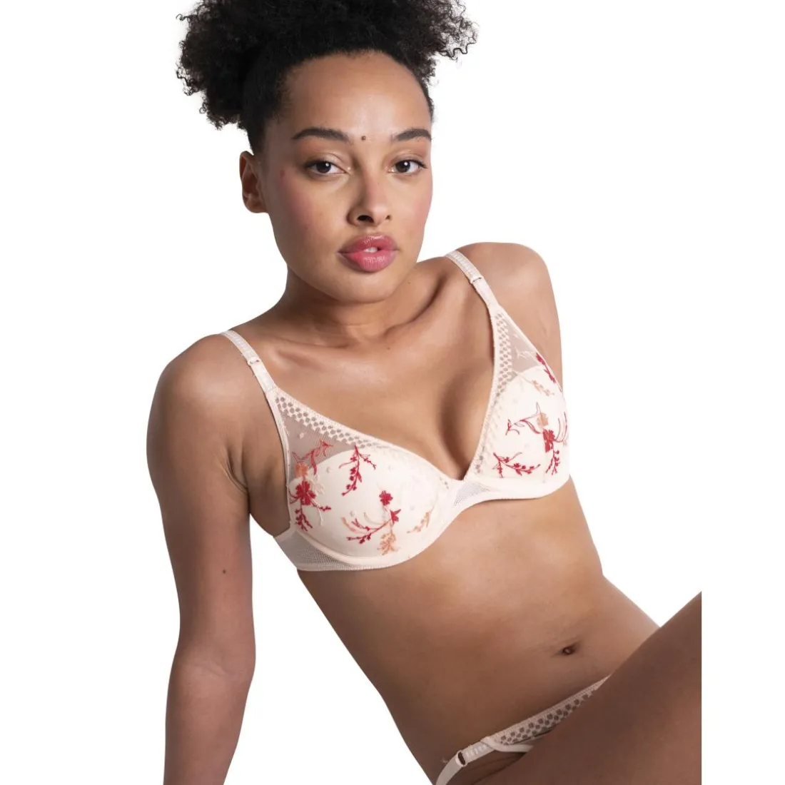 Suzy - Soutien-gorge plongeant avec coques brodé