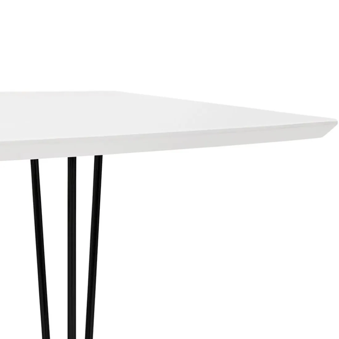 Table à dîner design extensible 'HUSKI' blanche avec pieds noirs style industriel