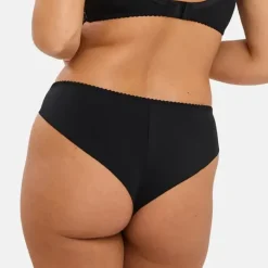 Tanga Arum Cabaret Noir