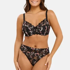 Tanga Arum Cabaret Noir