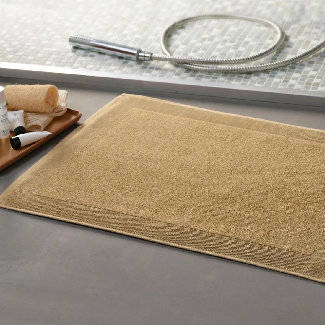 Tapis de bain CAROLINETAP marron camel