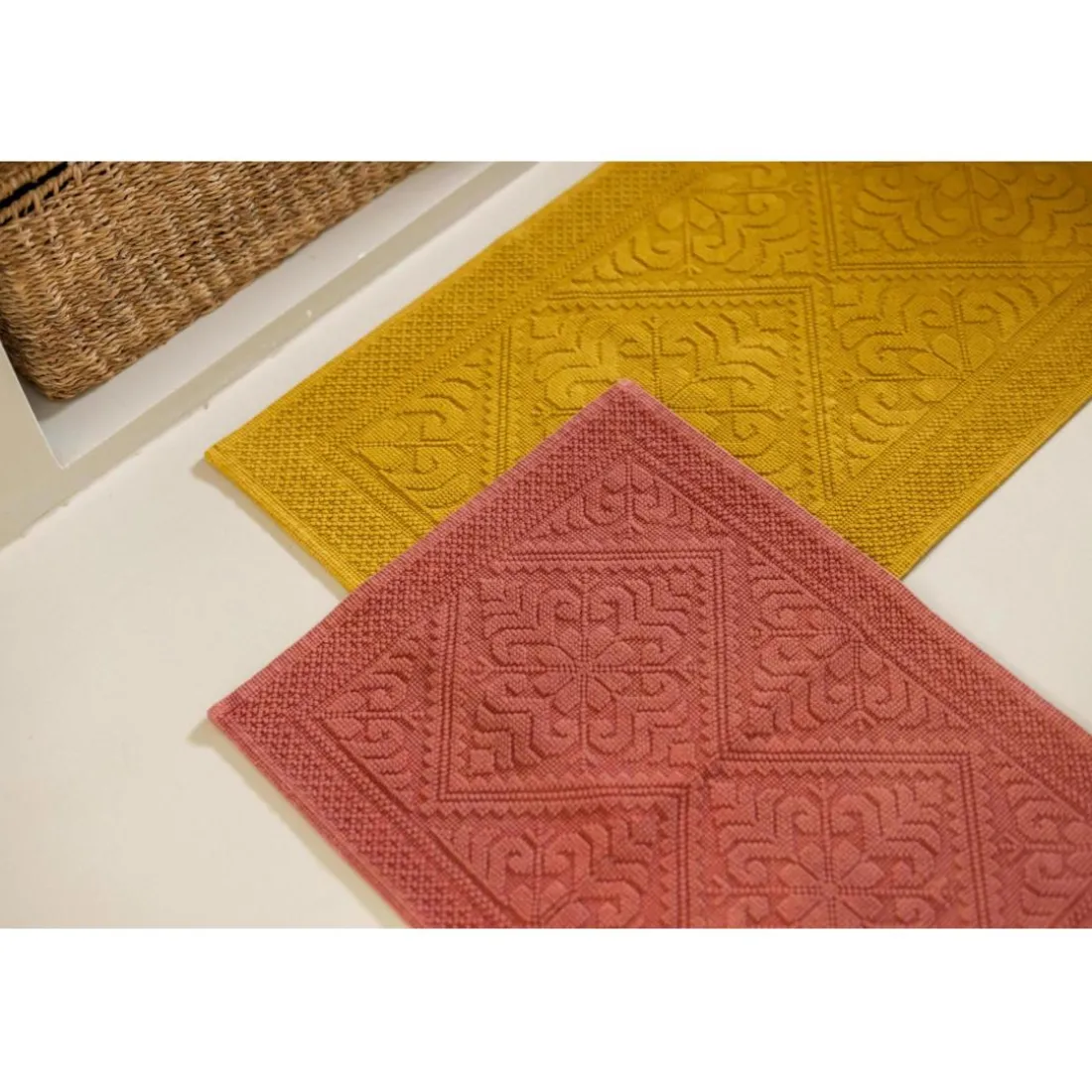 Tapis de bain uni Enzo Safran