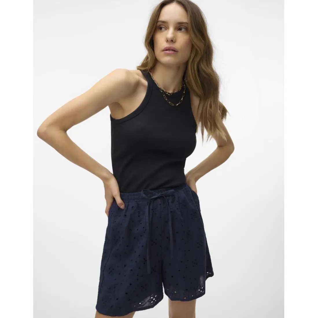 Top col rond sans manches noir en coton bio Tia