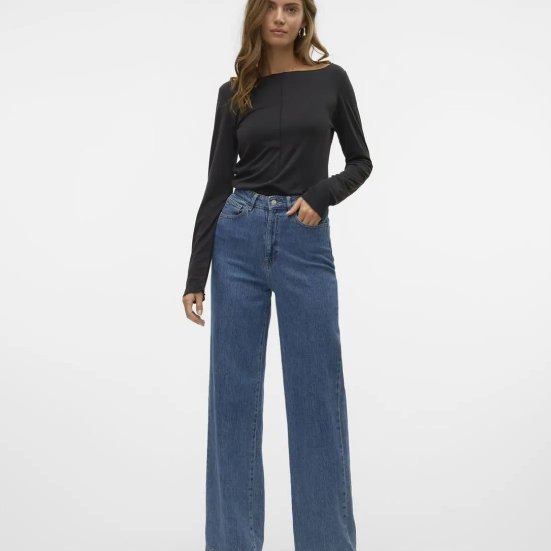 Top manches longues en lyocell Maggie noir Zara