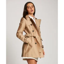 Trench droit boutonné et ceinturé