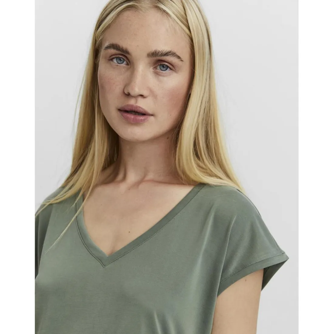 T-shirt longueur regular col en v manches courtes vert Ruth