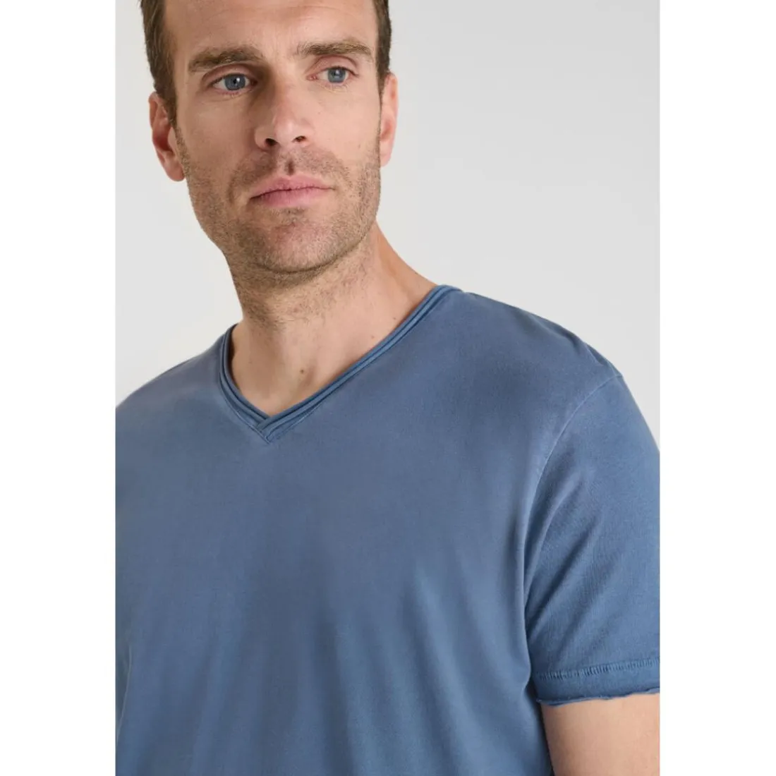 T-shirt manche courte Ogribs bleu en coton Cy