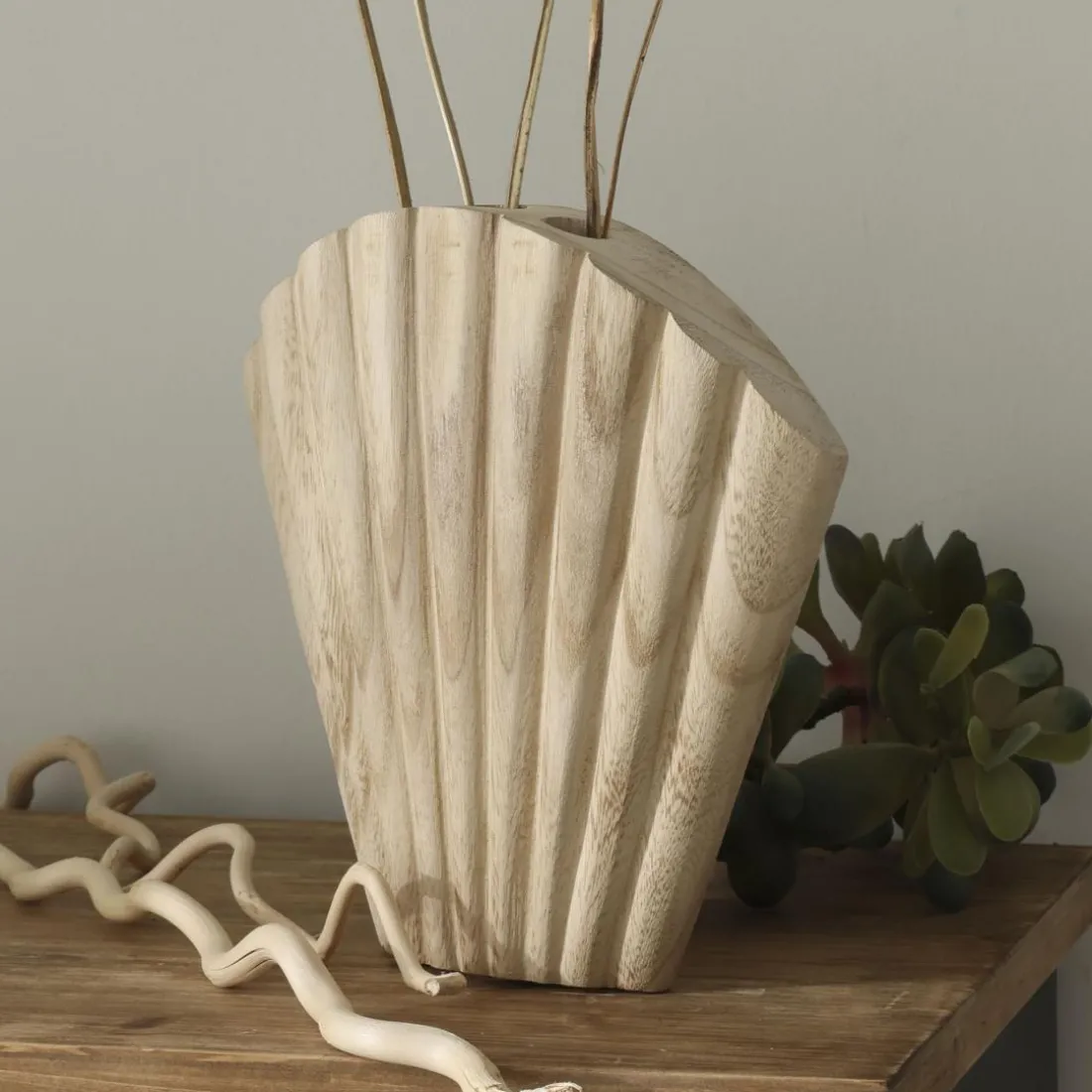 Vase en bois QUICO en forme coquillage