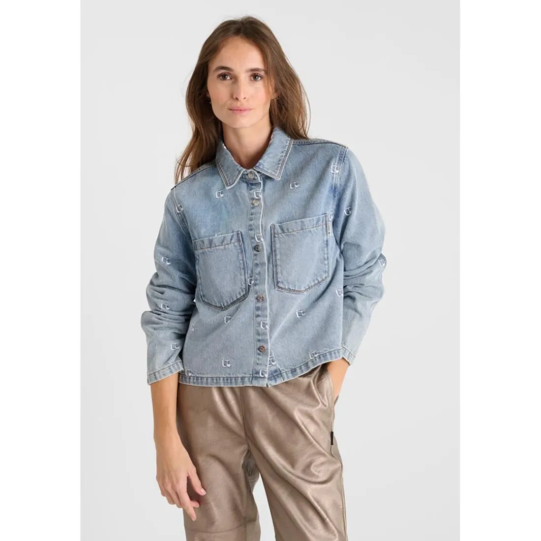 Veste en jeans à broderies monogramme APOLO Emma